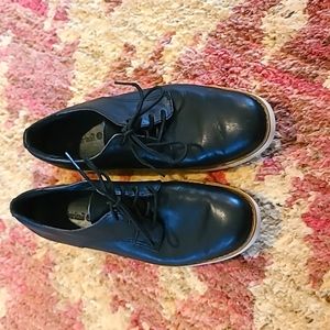 Timberland *like new* Black Leather Loafers sz 6.5